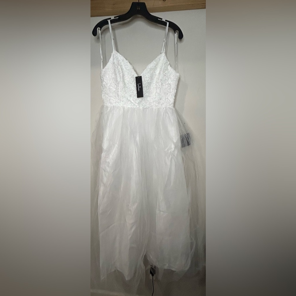NWT Lulu's White Formal Dress